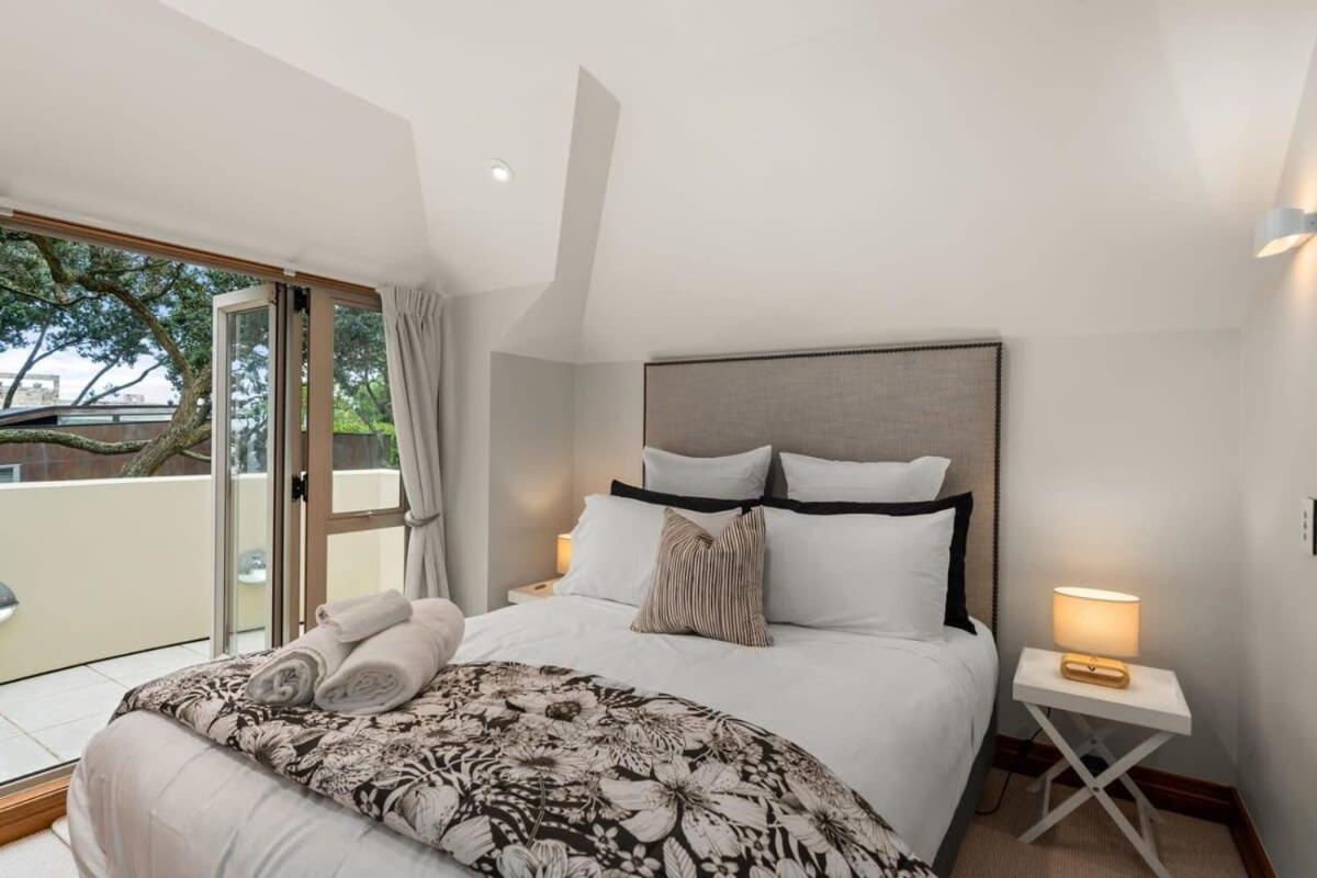 Takapuna Beachfront W Stunning Views Auckland Bagian luar foto
